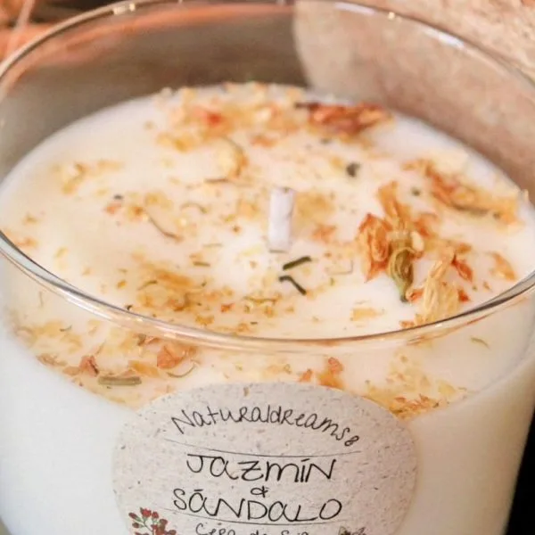 Vela natural de cera de soja jazmín y sándalo